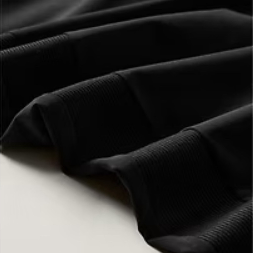BROOKLYN MID RISE ANKLE PANT
Wrinkle-resistant, stretch fabric in a tailored fit - Picture 6 of 9